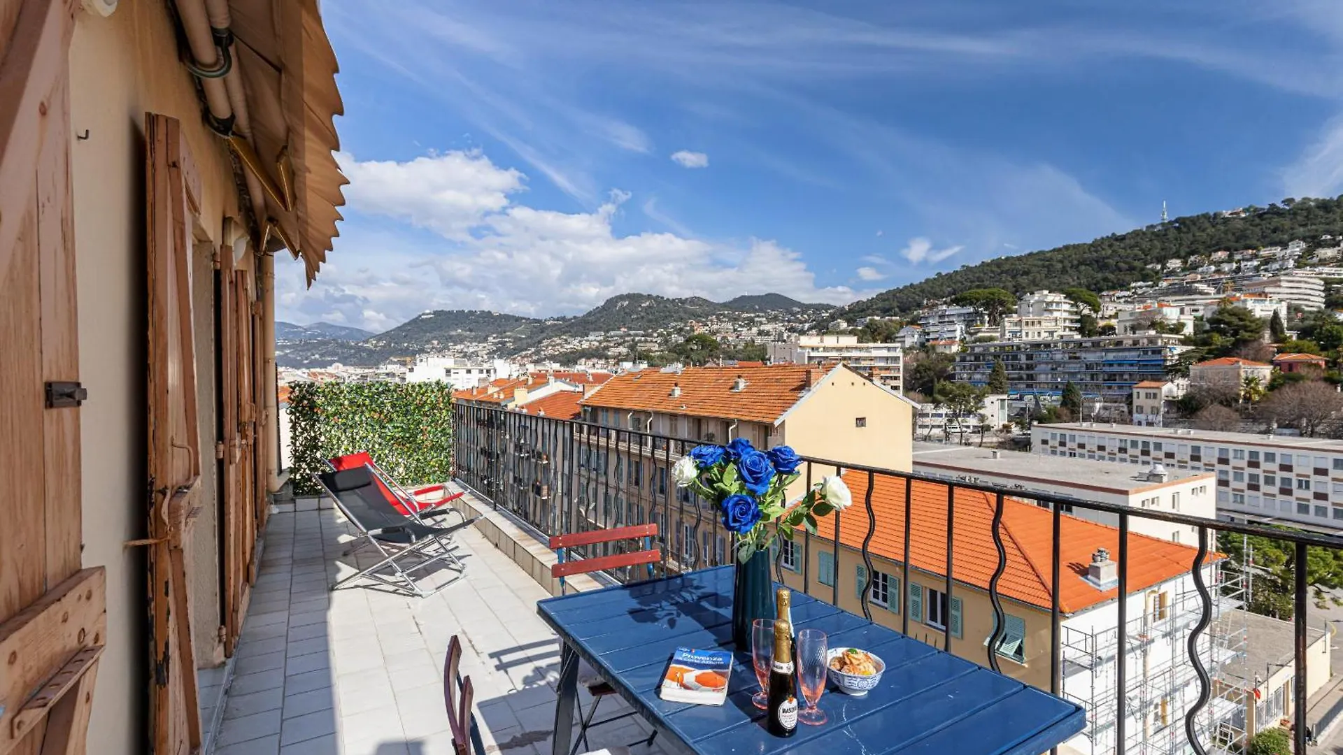 Extraordinary View On Port And Castle Hill - 1 Bdr & Parking Apartment Nice